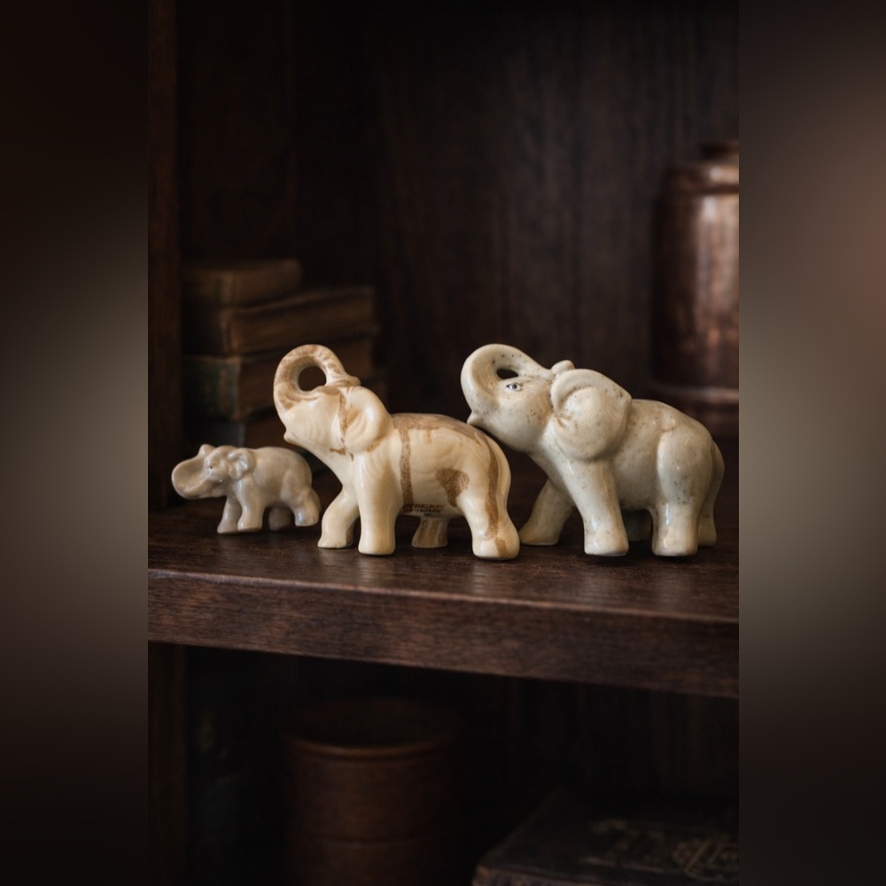 VINTAGE Elegant Elephant Trio Figurine Home Decorations Collectibles